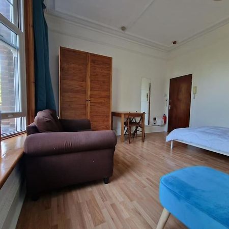 Bright Well Located Studio Flat London Eksteriør bilde