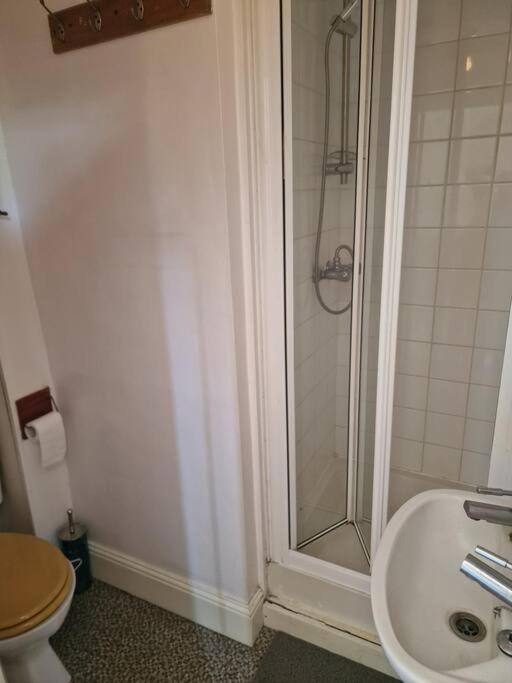 Bright Well Located Studio Flat London Eksteriør bilde